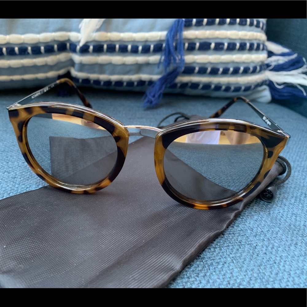 Le specs no smirking sunglasses Euc